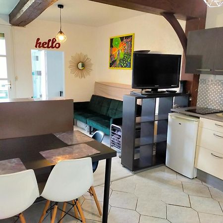 Studio En Rdc Avec Balcon Centre Vitre Eksteriør billede