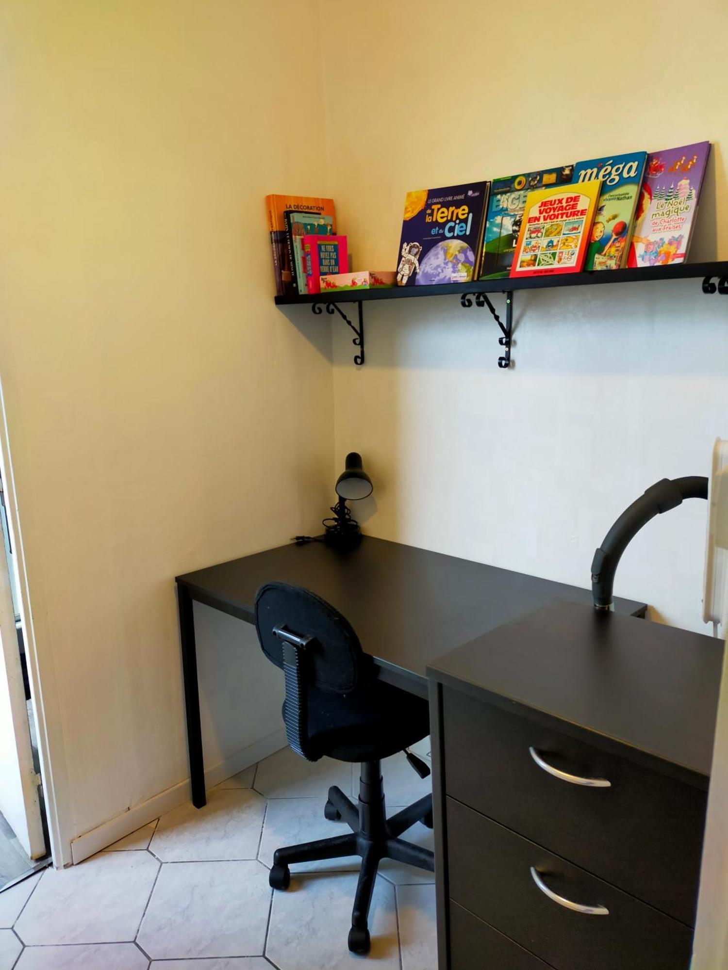 Studio En Rdc Avec Balcon Centre Vitre Eksteriør billede